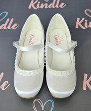 Load image into Gallery viewer, KINDLE Girls White Communion Shoes:- Heels Pearl
