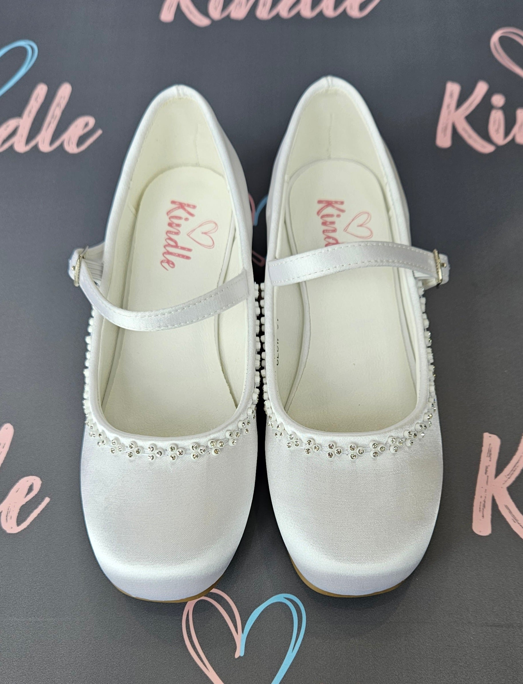 KINDLE Girls White Communion Shoes:- Heels Glow