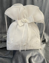 Load image into Gallery viewer, Celebrations Girls White Communion Bag CB028
