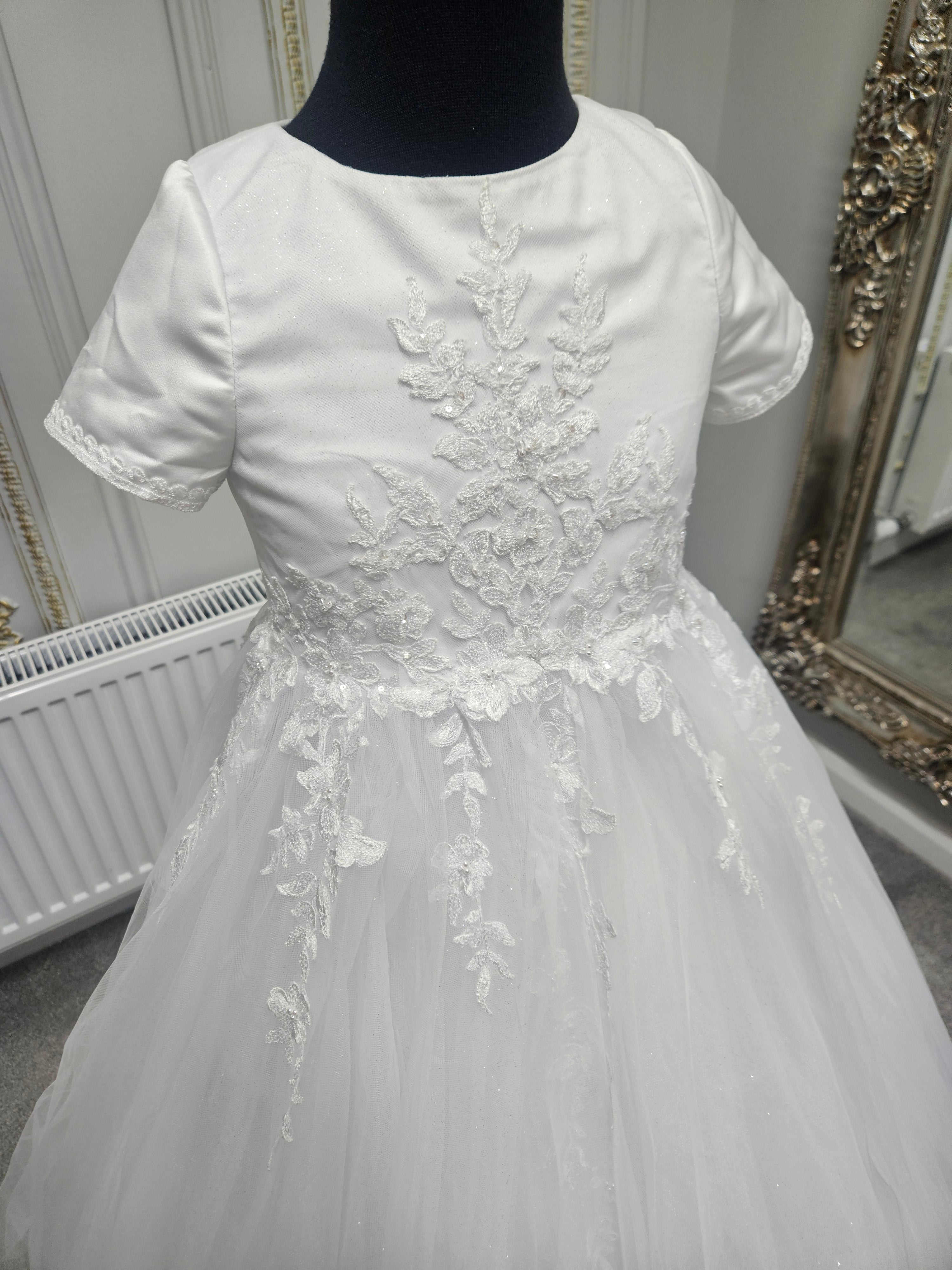 SALE COMMUNION DRESS Linzi Jay Girls White Communion Dress:- Dubai Age 7