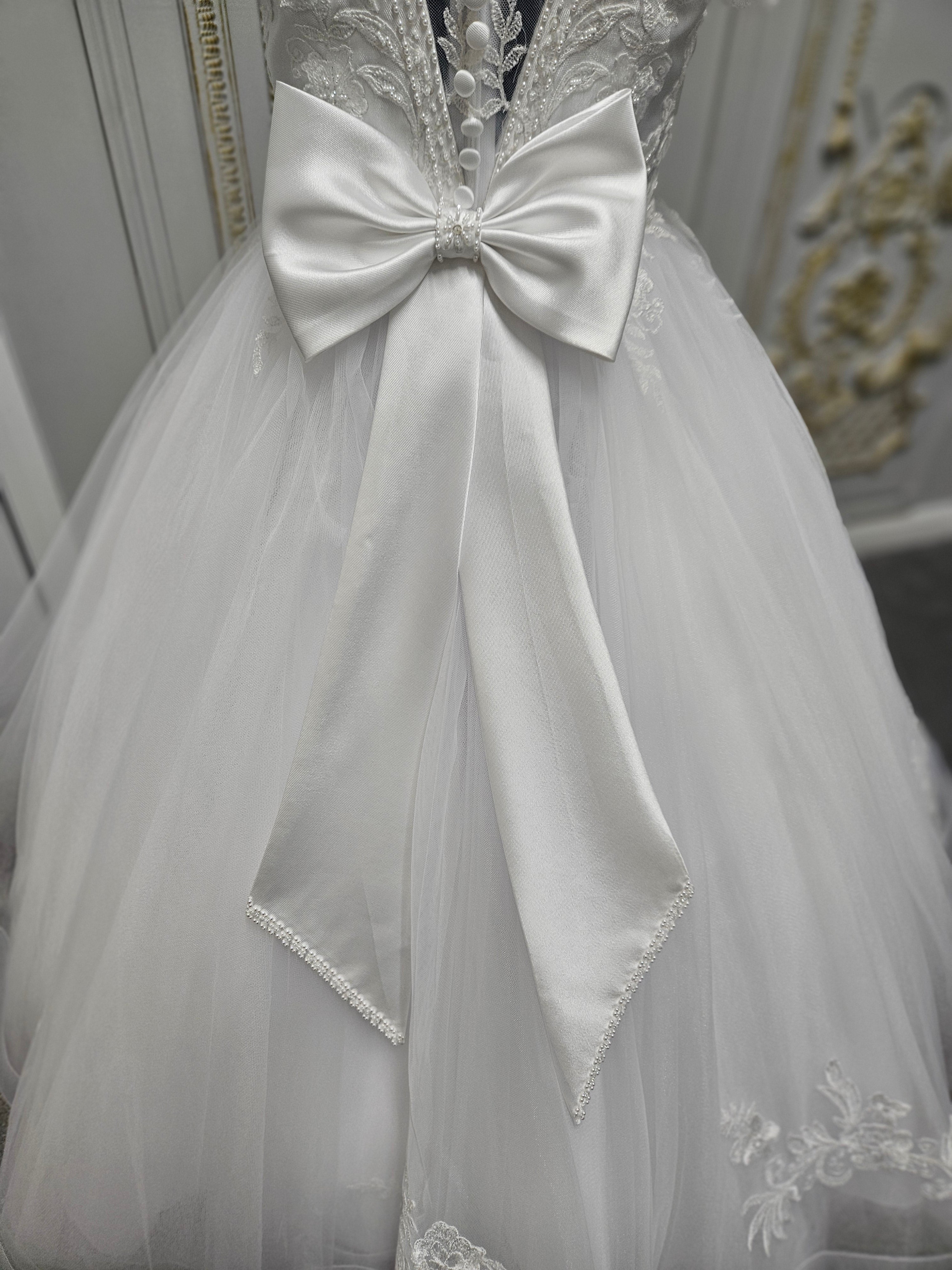 COMMUNION DRESS Isabella Girls White Communion Dress IS26390 EXCLUSIVE TO KINDLE