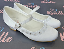 Load image into Gallery viewer, KINDLE Girls White Communion Shoes:- Heels Blossom

