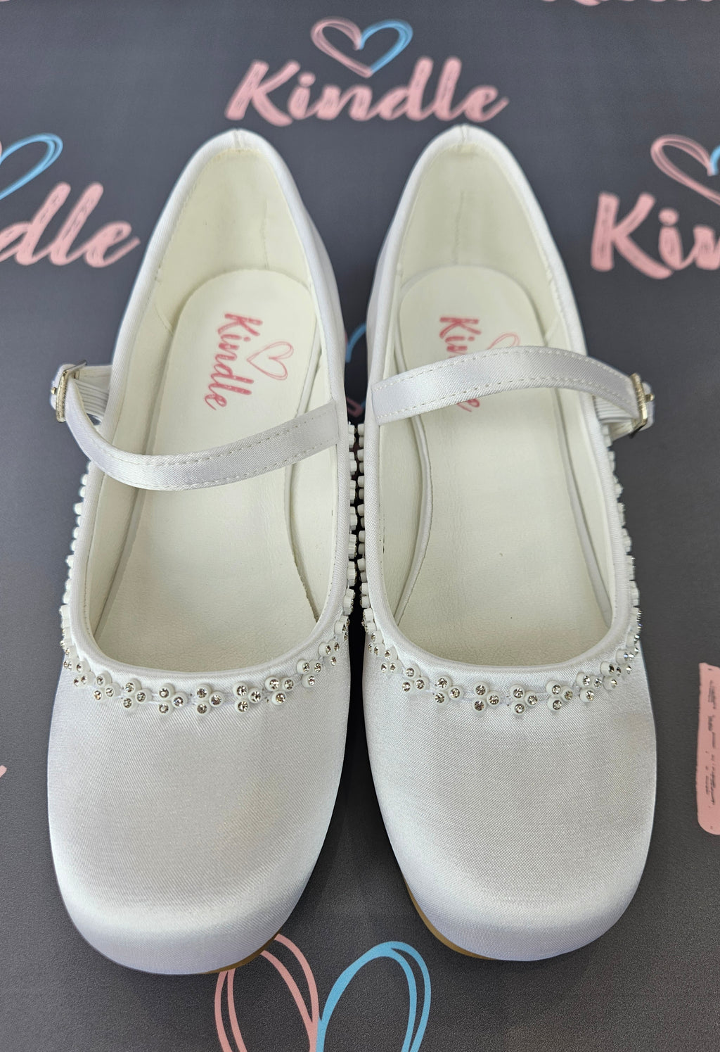 KINDLE Girls White Communion Shoes:- Heels Glow