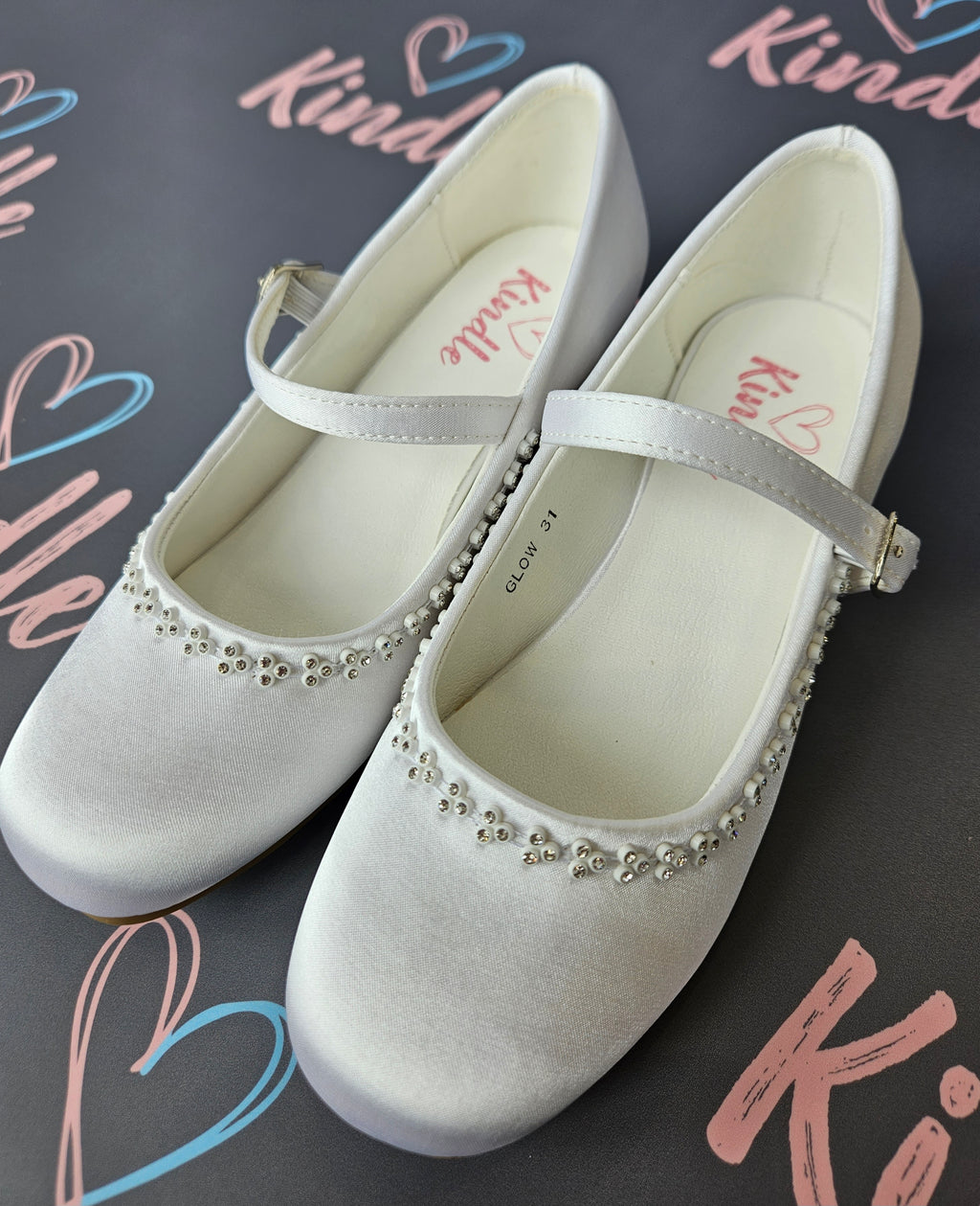 KINDLE Girls White Communion Shoes:- Heels Glow