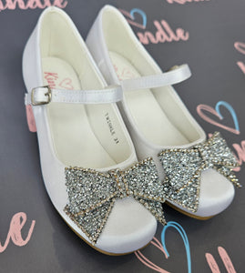 KINDLE Girls White Communion Shoes:- Heels Twinkle