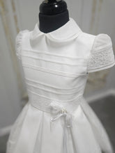 Load image into Gallery viewer, Carmy Girls Holy Communion Dress:- 5500 White
