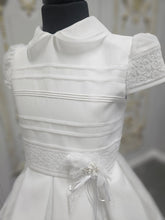 Load image into Gallery viewer, Carmy Girls Holy Communion Dress:- 5500 White
