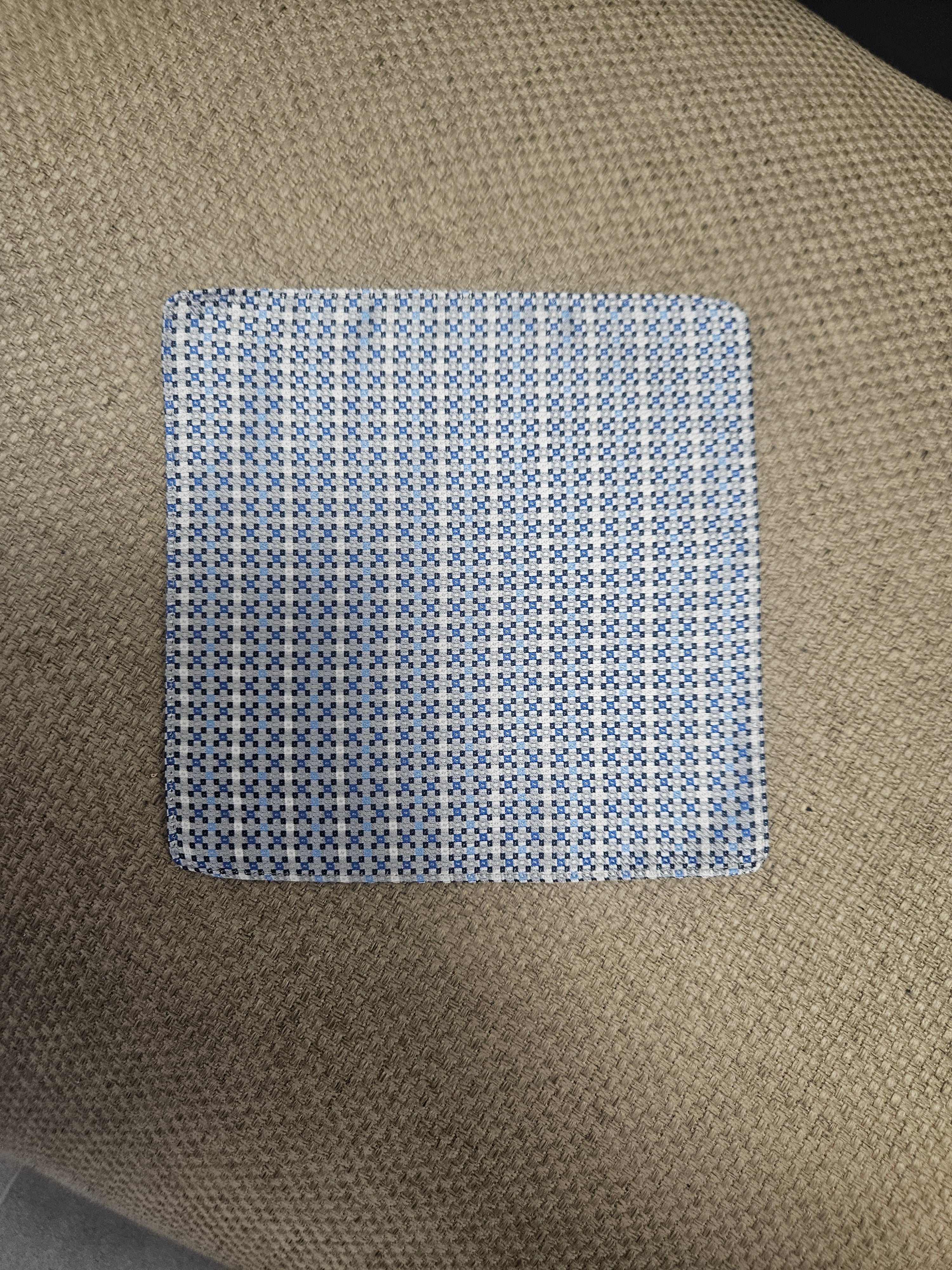 Nicola pocket sq