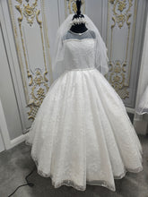 Load image into Gallery viewer, SALE COMMUNION DRESS Linzi Jay Girls White Communion Dress:- LWCD100
