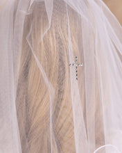 Load image into Gallery viewer, Sweetie Pie Girls White Communion Veil :- V004
