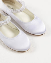 Load image into Gallery viewer, Sweeties By Sweetie Pie Girls White Shoes:- SW6136 Flats
