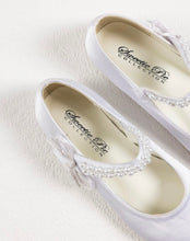 Load image into Gallery viewer, Sweeties By Sweetie Pie Girls White Shoes:- SW6136 Flats
