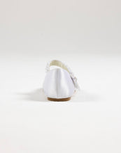 Load image into Gallery viewer, Sweeties By Sweetie Pie Girls White Shoes:- SW6136 Flats
