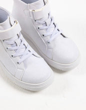 Load image into Gallery viewer, Sweeties By Sweetie Pie Girls White Sneaker Shoes:- Sadie Flats
