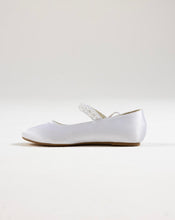 Load image into Gallery viewer, Sweeties By Sweetie Pie Girls White Shoes:- SW6136 Flats
