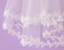 Load image into Gallery viewer, Peridot Girls White Holy Communion Veil:- Valerie
