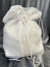 Load image into Gallery viewer, Celebrations Girls White Communion Bag CB101
