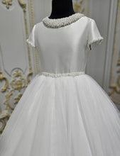 Load image into Gallery viewer, KINDLE EXCLUSIVE Girls White Communion Dress:- PJ75
