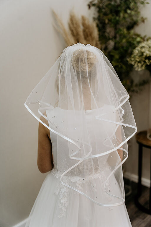 Emmerling Girls White Communion Veil:- 77166