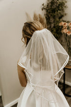 Load image into Gallery viewer, Emmerling Girls White Communion Veil:- 77463
