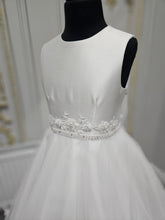 Load image into Gallery viewer, SALE COMMUNION DRESS KOKO Girls White Communion Dress:- KO25814/816 Age 5 &amp; 6
