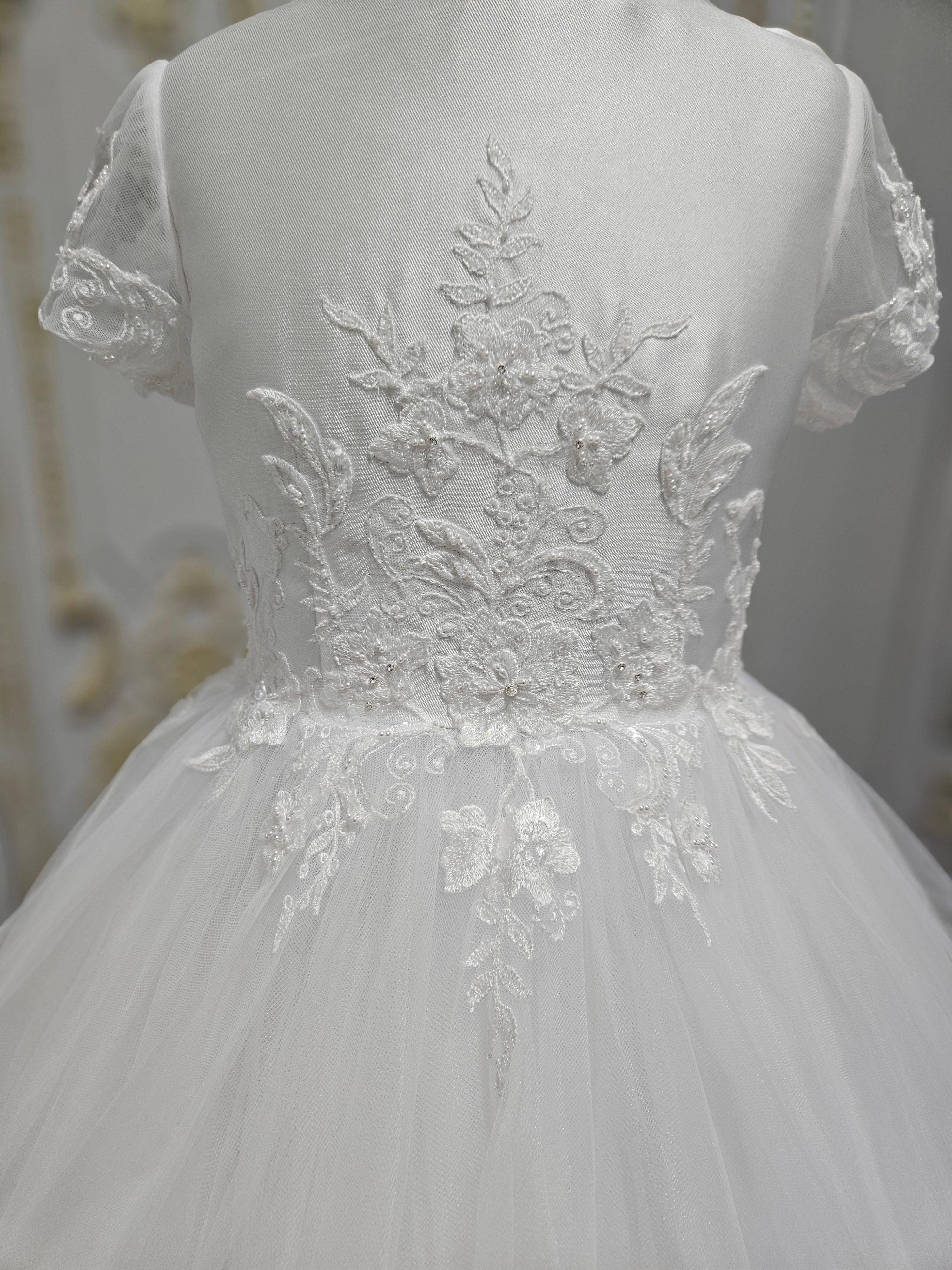 COMMUNION DRESS Isabella Girls White Communion Dress IS26390 EXCLUSIVE TO KINDLE