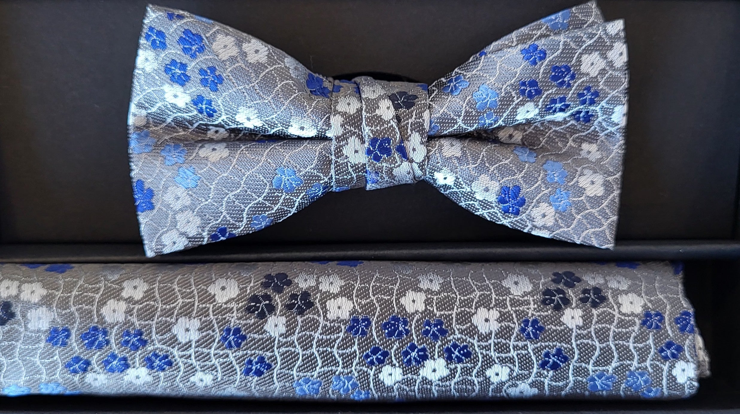 1880 Club Boys Bow Tie & Pocket Square:- Grey