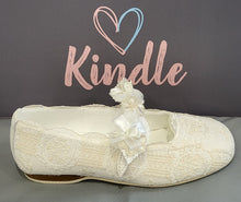 Load image into Gallery viewer, KINDLE Girls Communion Shoes:- Ivory Delicate Pump With Strap
