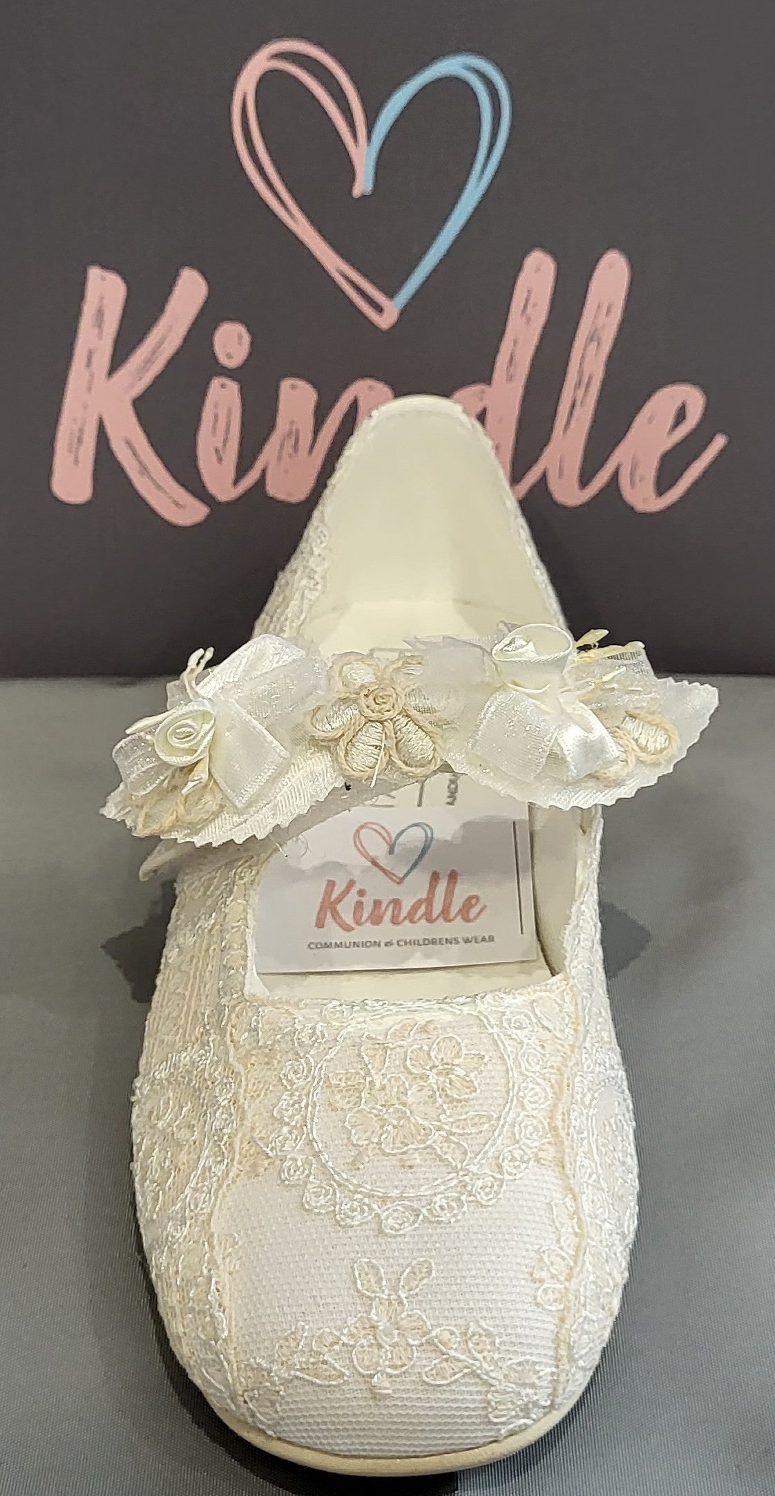 KINDLE Girls Communion Shoes:- Ivory Delicate Pump With Strap