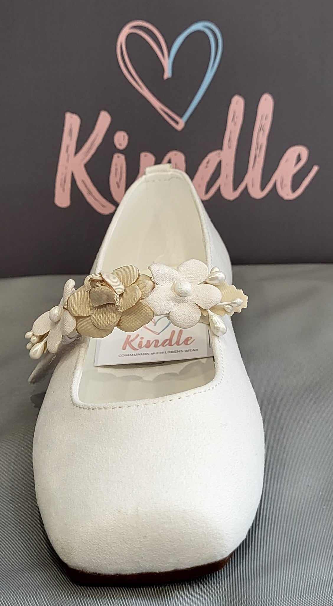 KINDLE Girls Communion Shoes:- White Suede Pumps With Floral Strap