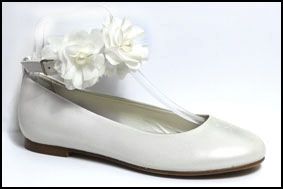 KINDLE Girls White Communion Shoe:- 7818 Pump