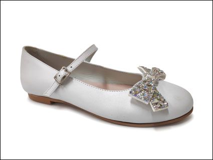KINDLE Girls White Communion Shoe:- 9007 Pump