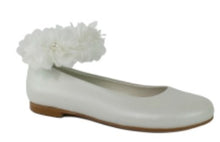 Load image into Gallery viewer, KINDLE Girls White Communion Shoe:- 7818 Pump
