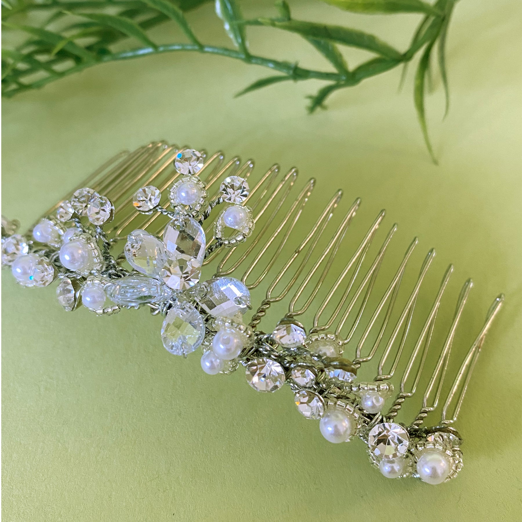 Linzi Jay Diamante & Pearl Comb Tiara:- LM184WTSI