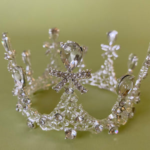 Linzi Jay Small Silver Crown
Tiara:- LM255